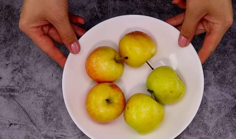 Dort není potřeba; našla jsem nejchutnější recept na "královský" dort se dvěma náplněmi najednou.