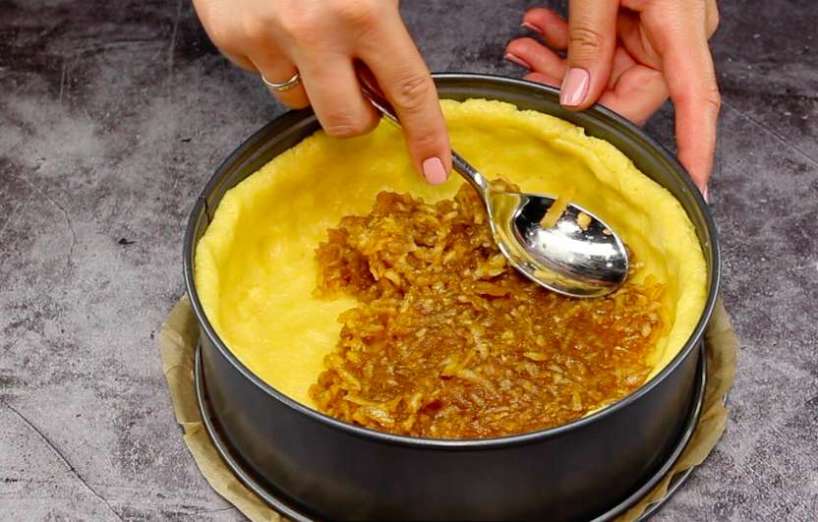 Dort není potřeba; našla jsem nejchutnější recept na "královský" dort se dvěma náplněmi najednou.